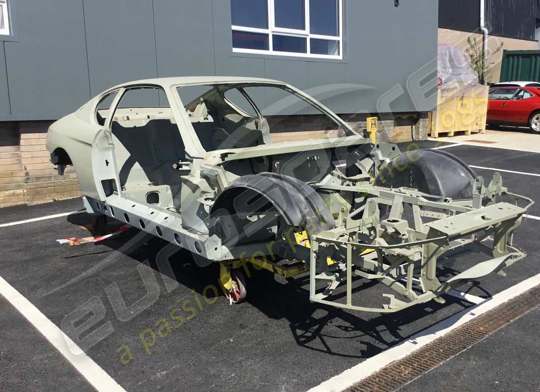 NEW FERRARI FERRARI 456 COMPLETE BODYSHELL. PART NUMBER 64318000 (2) new ferrari ferrari 456 complete bodyshell. part number 64318000 (2)