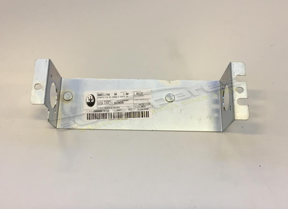 USED MASERATI BRACKET FAST. CD CHANG.AND B. PART NUMBER 211799 (1) used maserati bracket fast. cd chang.and b. part number 211799 (1)