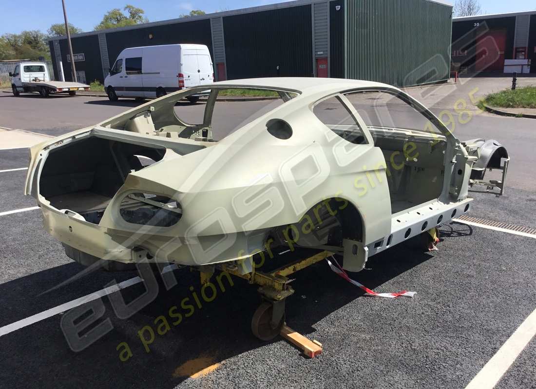 NEW FERRARI FERRARI 456 COMPLETE BODYSHELL. PART NUMBER 64318000 (9) new ferrari ferrari 456 complete bodyshell. part number 64318000 (9)