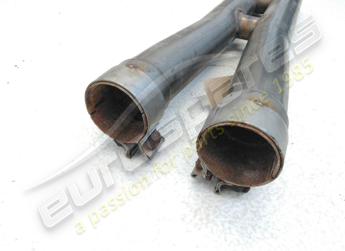 USED FERRARI CENTRAL EXTENSION. PART NUMBER 317180 (4) used ferrari central extension. part number 317180 (4)