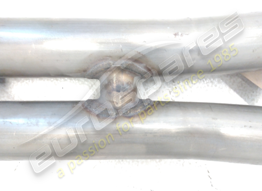 USED FERRARI CENTRAL EXTENSION. PART NUMBER 317180 (3) used ferrari central extension. part number 317180 (3)