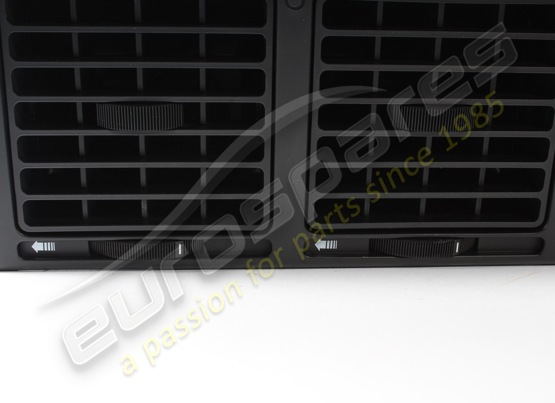 NEW FERRARI CENTRAL OPENING. PART NUMBER 64320000 (2) new ferrari central opening. part number 64320000 (2)