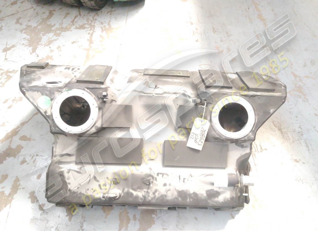 new ferrari fuel tank. part number 288623 (1)
