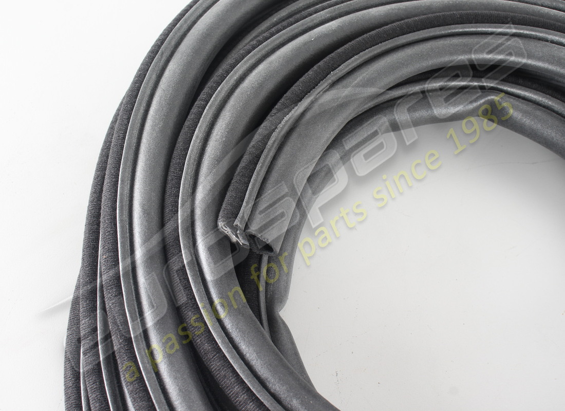 NEW EUROSPARES DOOR RUBBER SET. PART NUMBER 16335160 (2) new eurospares door rubber set. part number 16335160 (2)