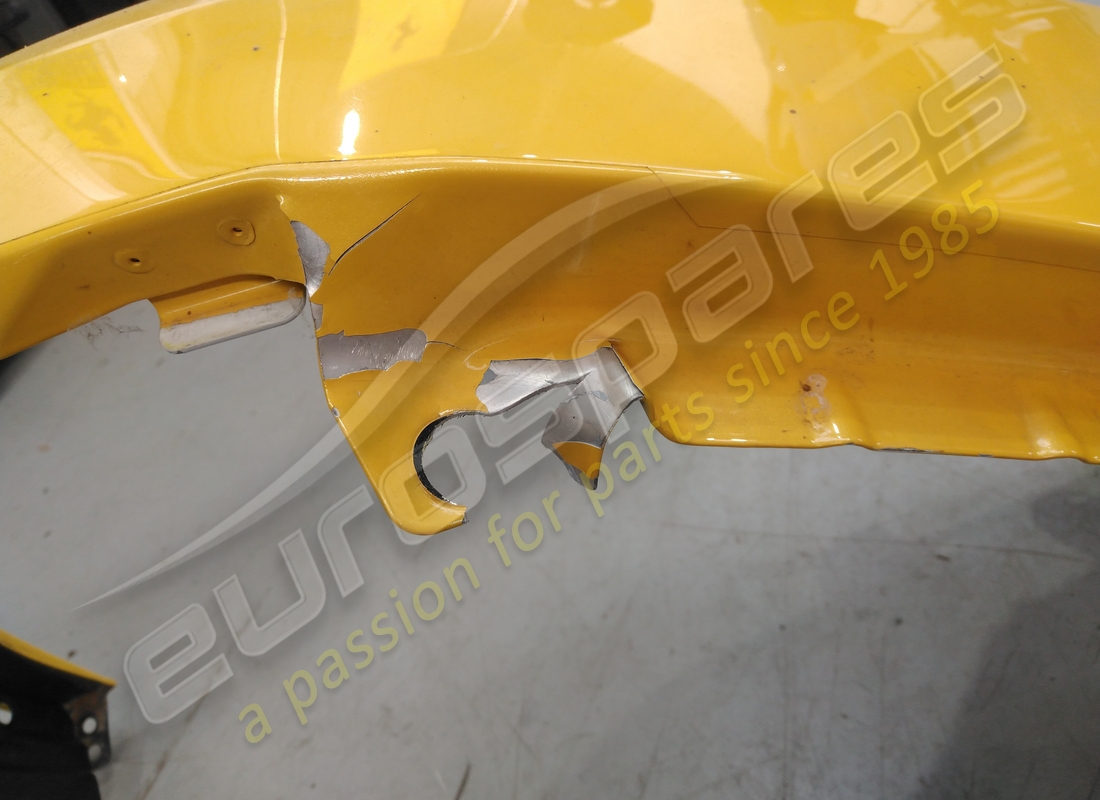 damaged lamborghini fender. part number 470821021b (2)
