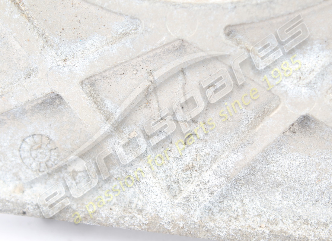 used maserati gearbox side engine mounting. part number 670001542 (3)