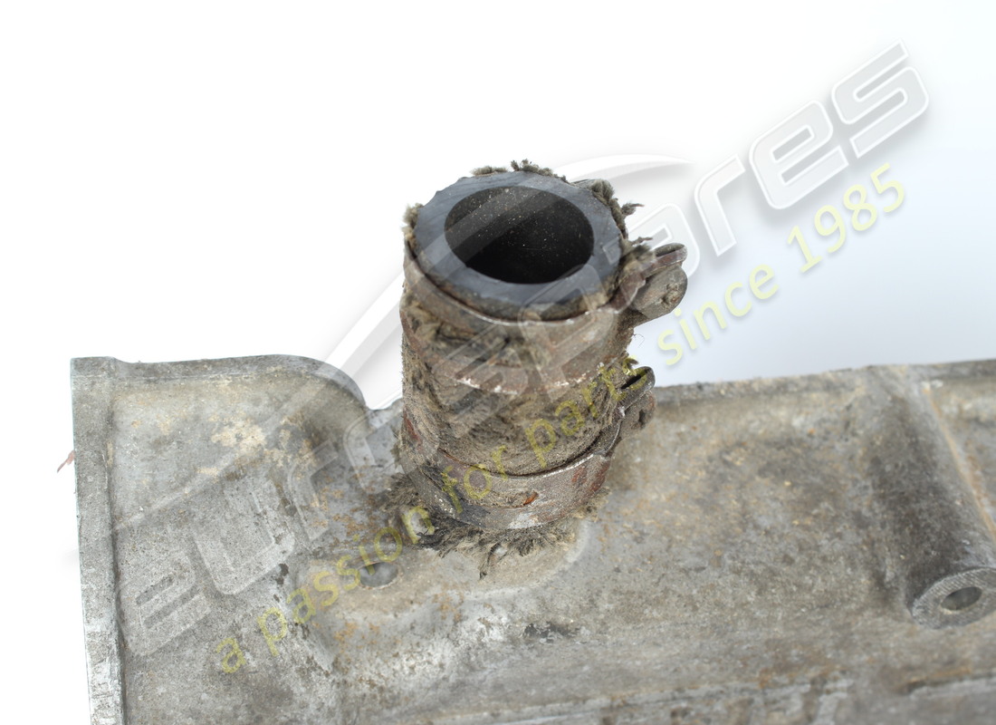 used ferrari rh cam cover. part number 105002 (2)