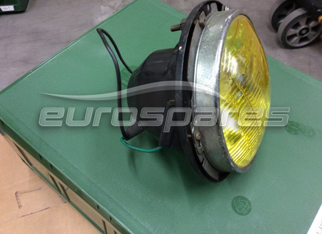 NEW FERRARI RH HEAD LAMP. PART NUMBER 2558202800 (1) new ferrari rh head lamp. part number 2558202800 (1)