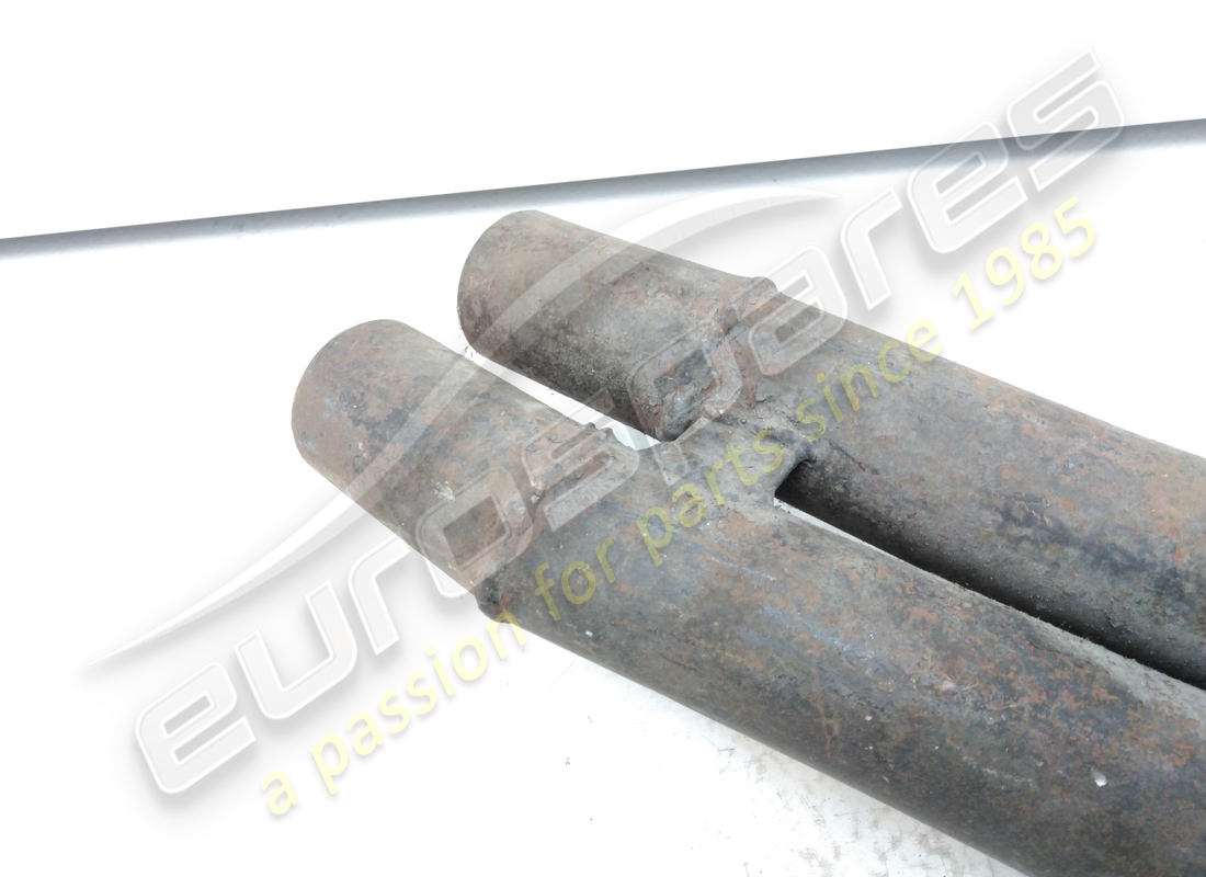 USED FERRARI CENTRAL MUFFLER. PART NUMBER 181794 (3) used ferrari central muffler. part number 181794 (3)