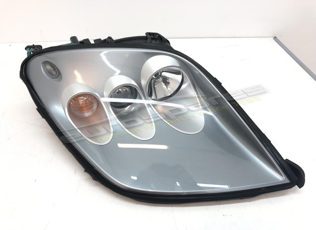 new ferrari rh headlight assembly. part number 69388300 (1)
