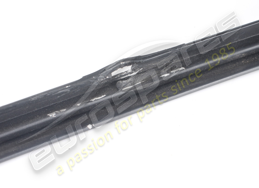 used ferrari lh trough gasket. part number 65525300 (2)