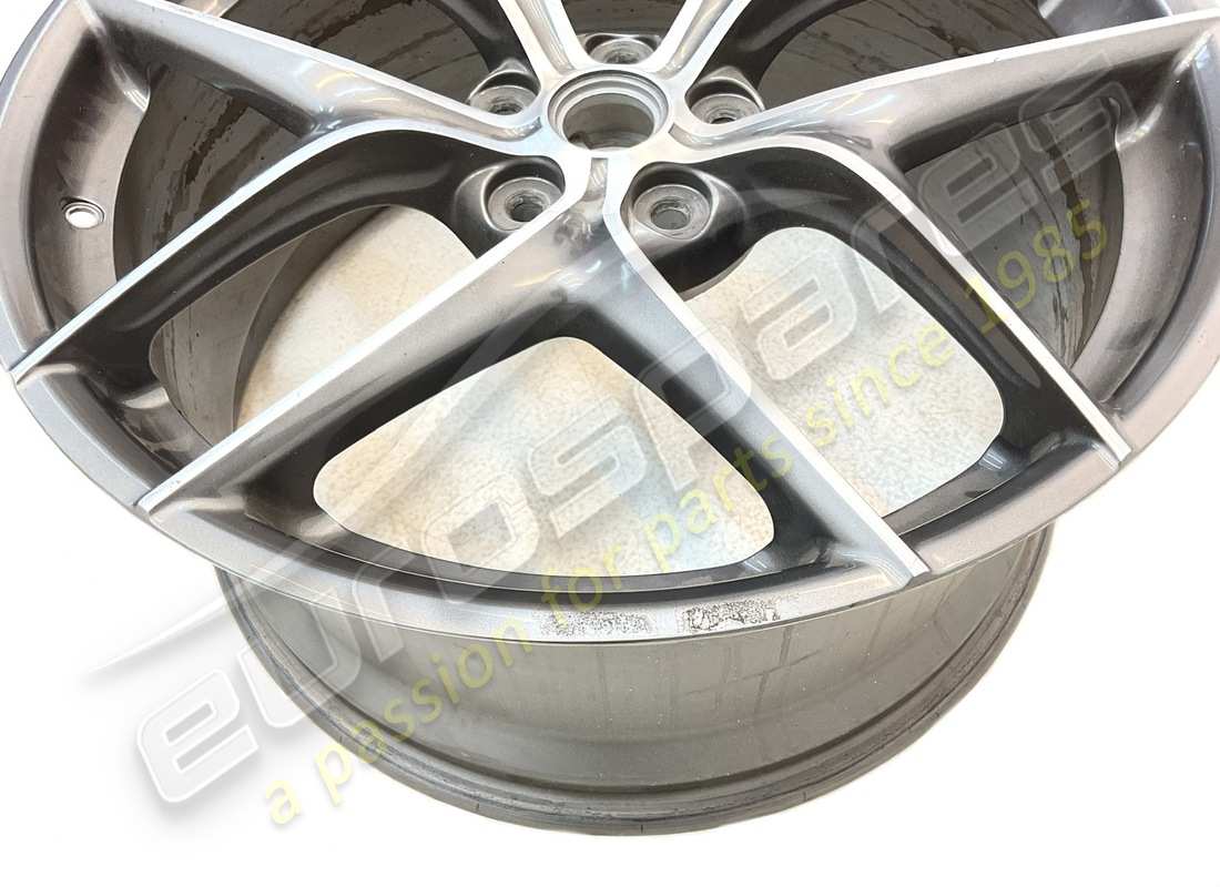 USED FERRARI FRONT WHEEL. PART NUMBER 294827 (3) used ferrari front wheel. part number 294827 (3)