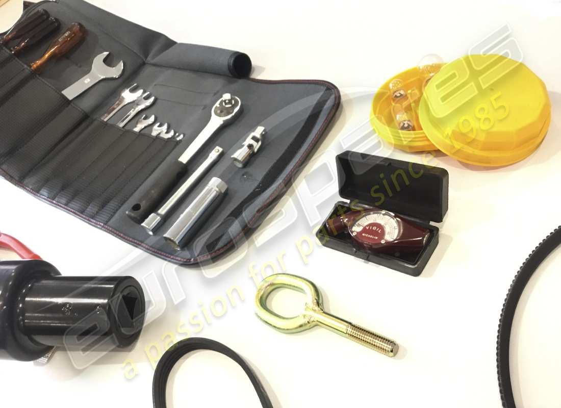 NEW FERRARI TOOL KIT COMPLETE. PART NUMBER 138669 (4) new ferrari tool kit complete. part number 138669 (4)
