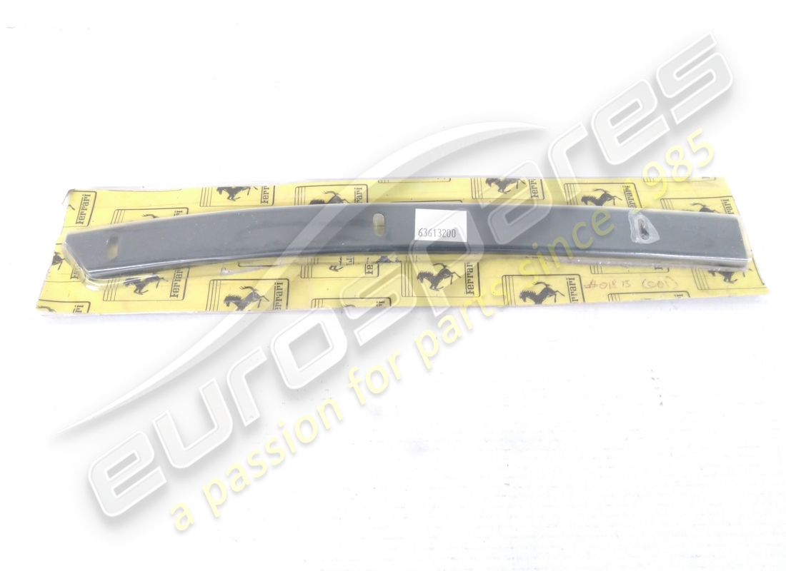 NEW FERRARI RH FRONT RUBBER HOLDER PROFI. PART NUMBER 63613200 (1) new ferrari rh front rubber holder profi. part number 63613200 (1)