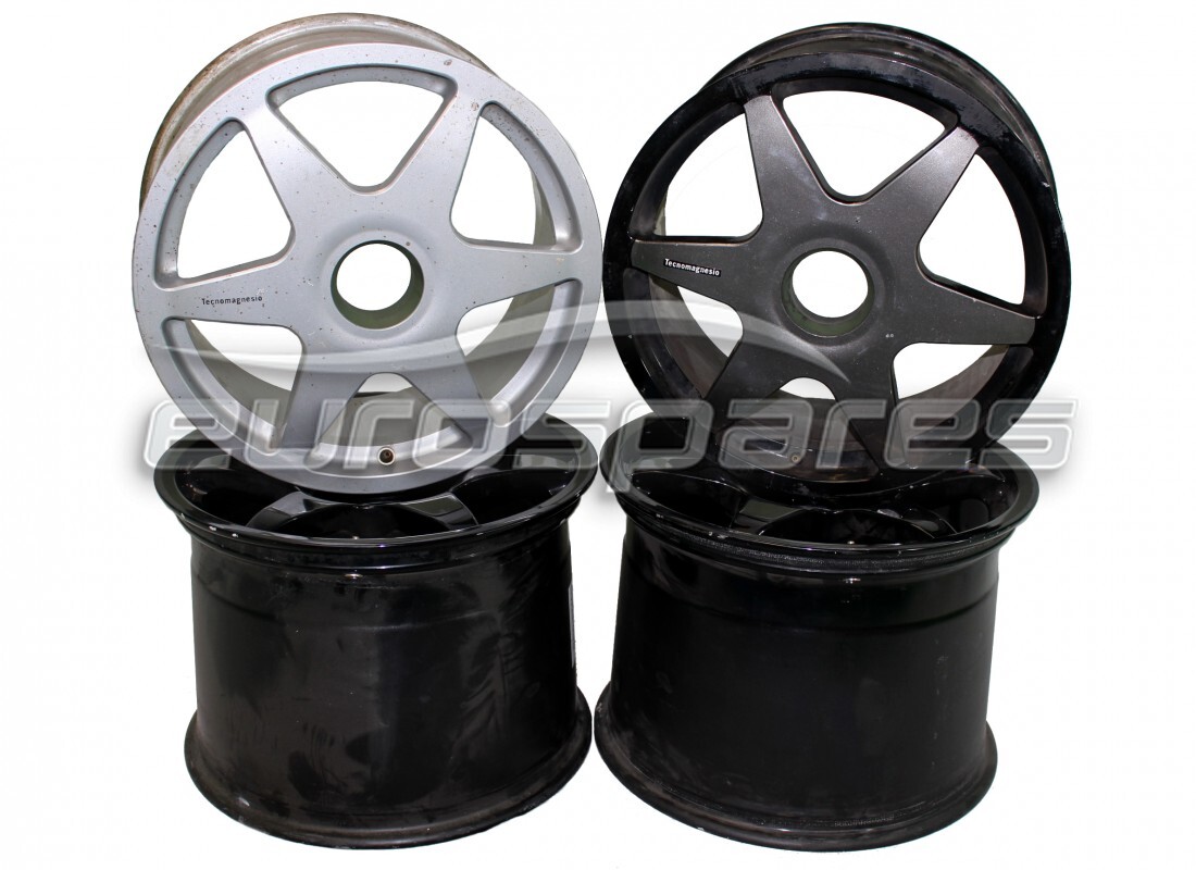 USED Lamborghini SVR WHITE RACING CENTRE LOCK WHEELS SET . PART NUMBER LWHE046 (1)