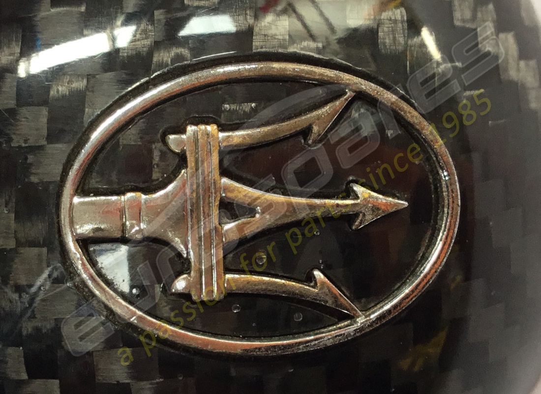 USED MASERATI SHIFT KNOB INSERT - CARBON. PART NUMBER 82413677 (4) used maserati shift knob insert - carbon. part number 82413677 (4)