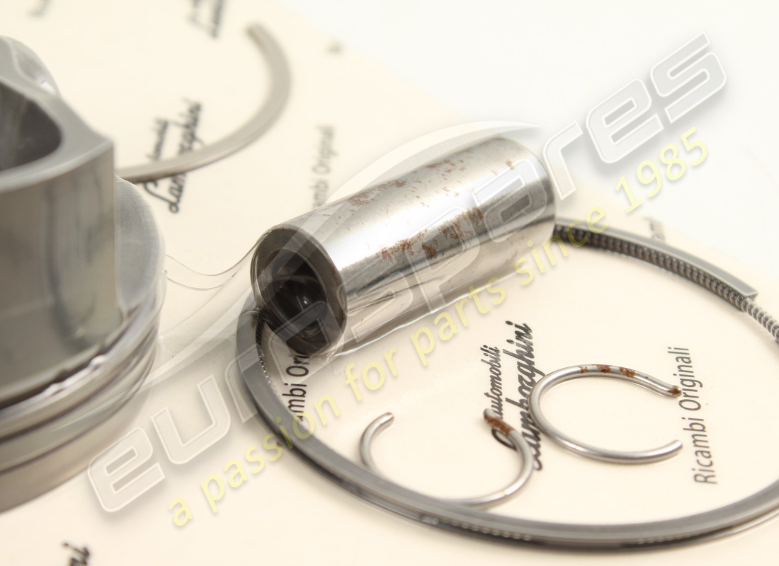 NEW LAMBORGHINI PISTON UNIT. PART NUMBER 07M107075 (3) new lamborghini piston unit. part number 07m107075 (3)