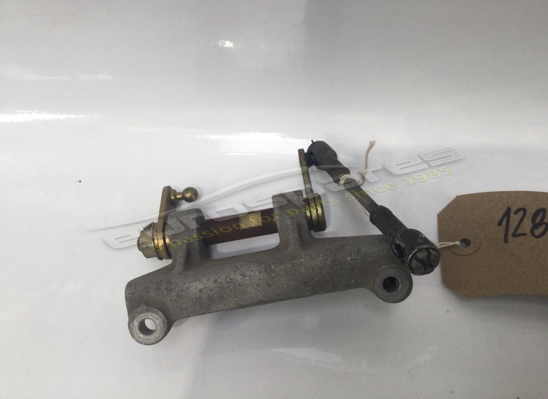 USED FERRARI THROTTLE SUPPORT. PART NUMBER 128745 (1) used ferrari throttle support. part number 128745 (1)