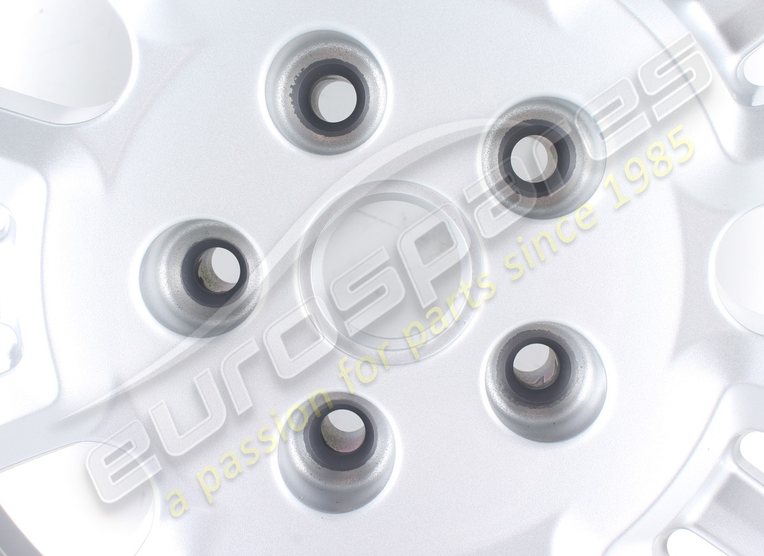 NEW MASERATI FRONT WHEEL RIM 20. PART NUMBER 82126106 (2) new maserati front wheel rim 20. part number 82126106 (2)