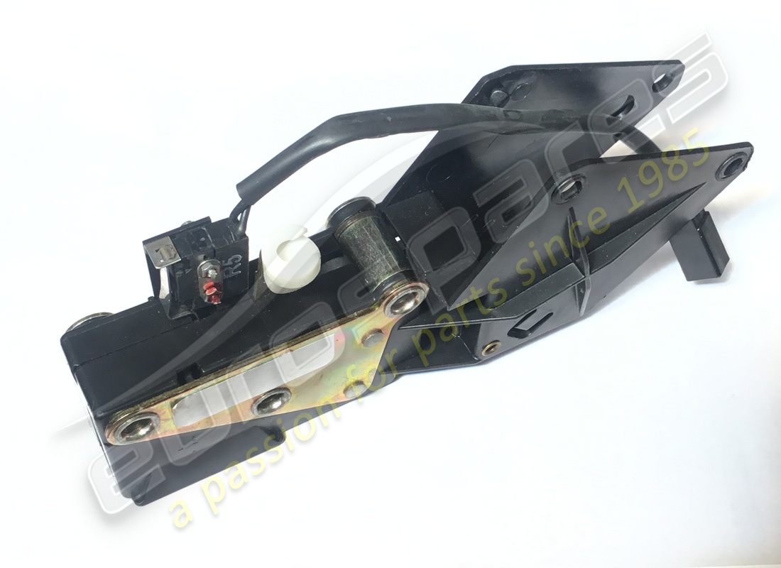 USED FERRARI TRUNK HOOD BONNET LOCK. PART NUMBER 63143300 (2) used ferrari trunk hood bonnet lock. part number 63143300 (2)