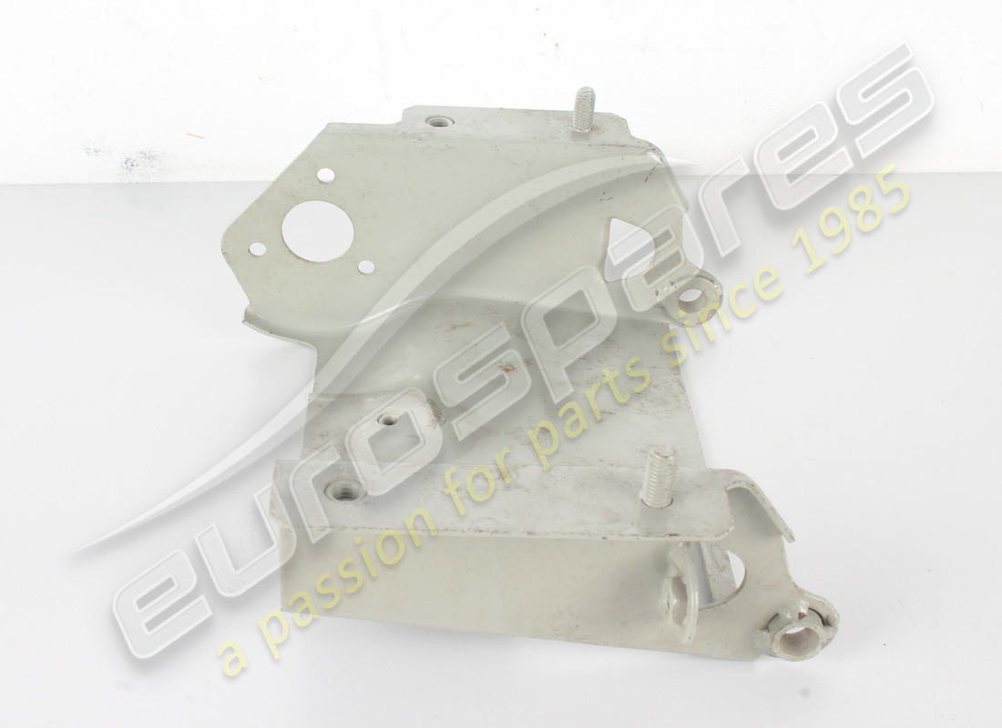 NEW FERRARI RH BRACKET. PART NUMBER 62131300 (2) new ferrari rh bracket. part number 62131300 (2)