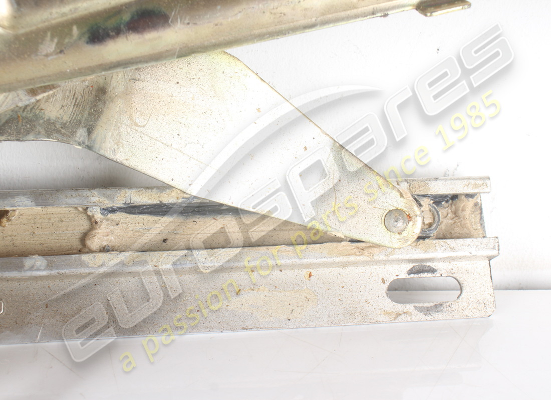 USED FERRARI DISPOSITIVO ALZACRISTALLO SX. PART NUMBER 67658900 (4) used ferrari dispositivo alzacristallo sx. part number 67658900 (4)