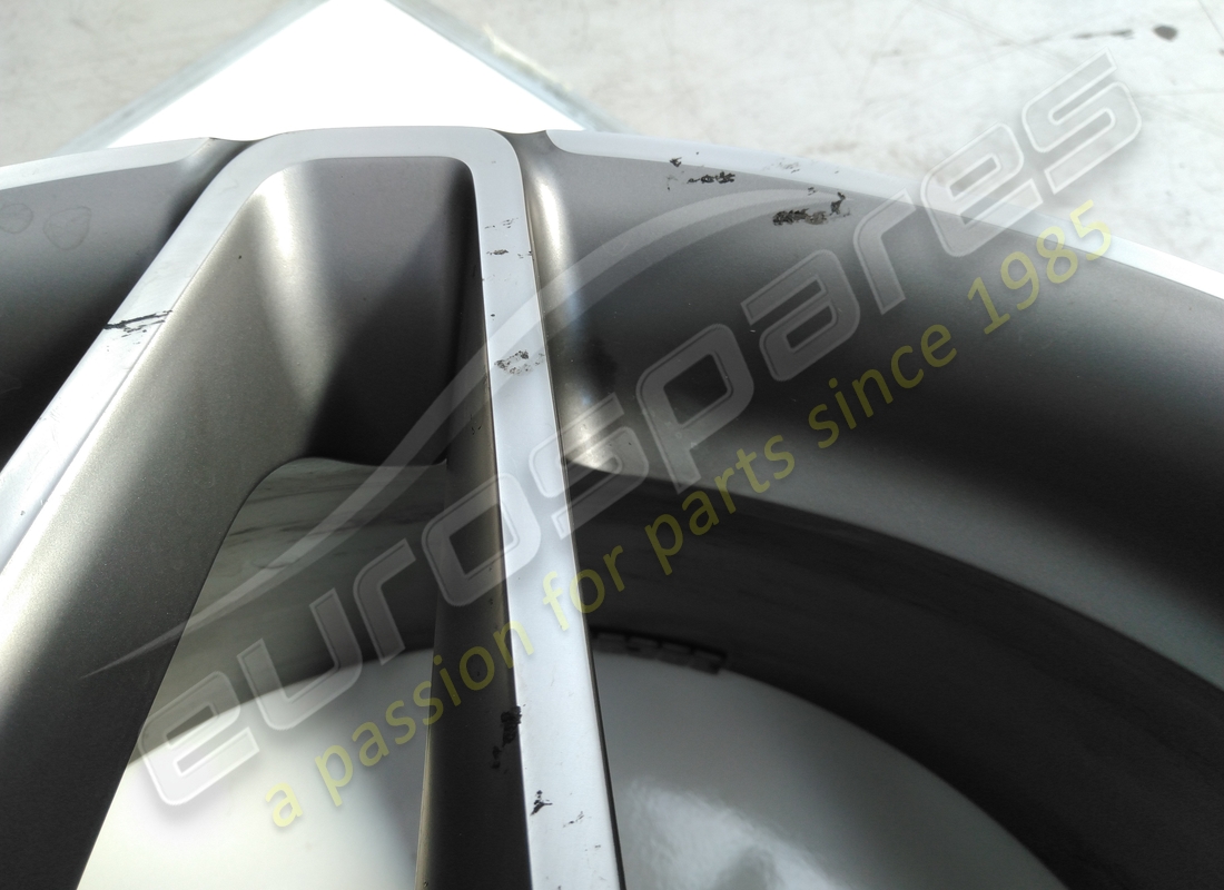 USED FERRARI LH FRONT WHEEL. PART NUMBER 861246 (2) used ferrari lh front wheel. part number 861246 (2)