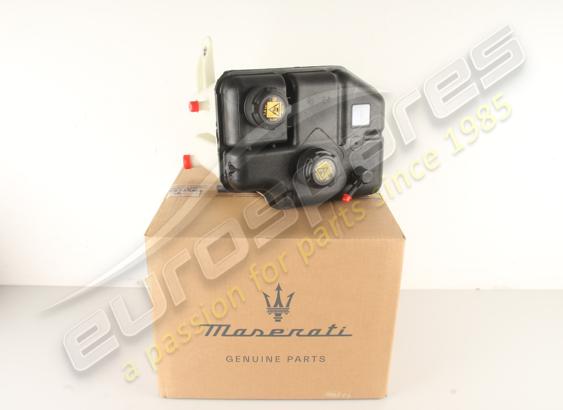 new maserati complete coolant tank. part number 670031649 (3)