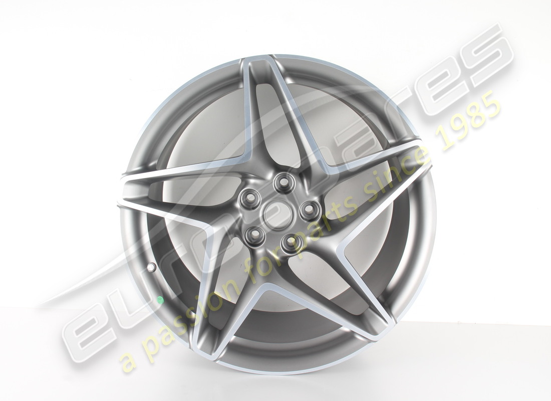 NEW FERRARI RH REAR WHEEL. PART NUMBER 861256 (1) new ferrari rh rear wheel. part number 861256 (1)