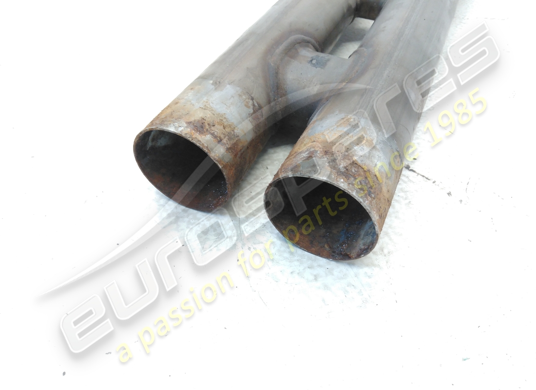 USED FERRARI CENTRAL EXTENSION. PART NUMBER 317180 (5) used ferrari central extension. part number 317180 (5)