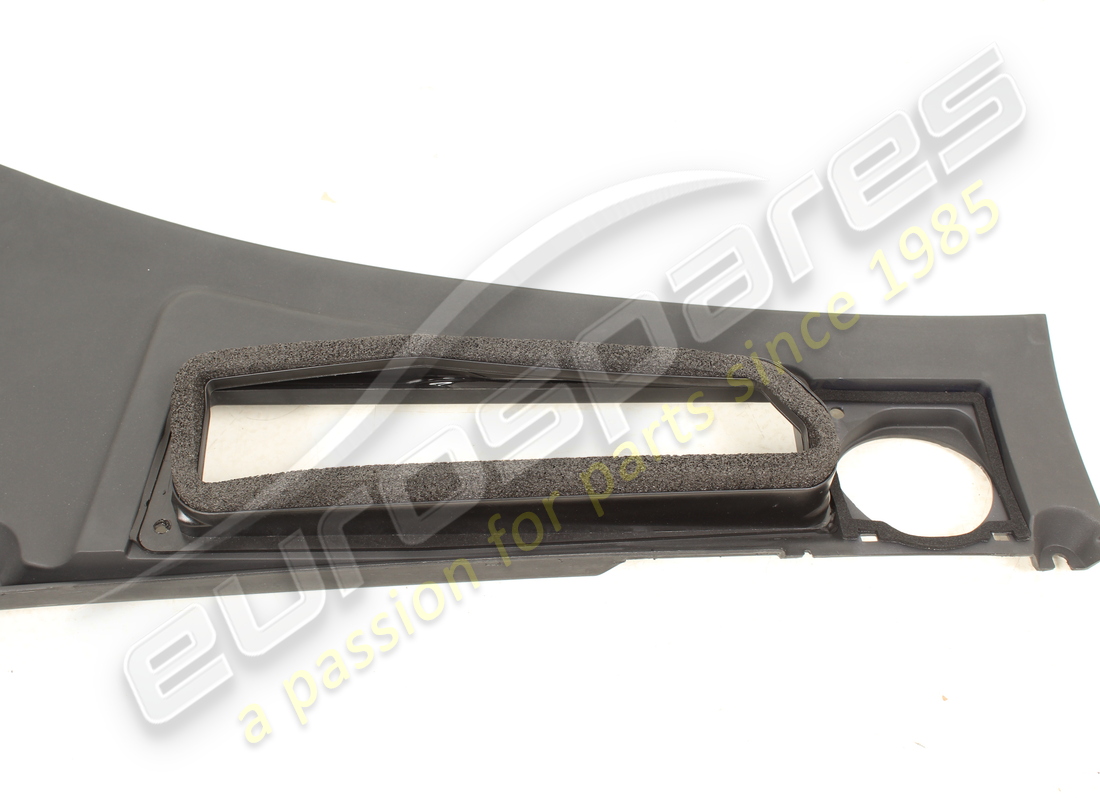 NEW FERRARI COMPLETE RH UNDERWINDSCREEN TR. PART NUMBER 880010 (1) new ferrari complete rh underwindscreen tr. part number 880010 (1)