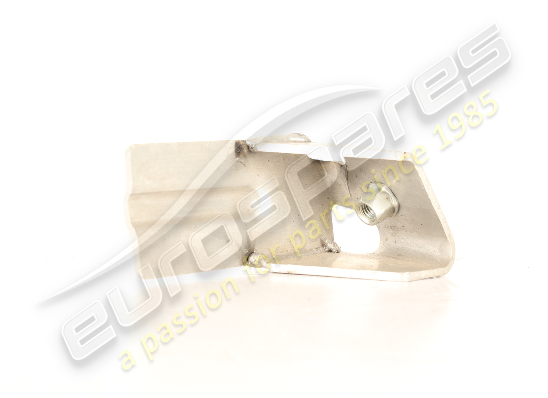 new ferrari lh windscreen wiper fastener. part number 84979600 (1)