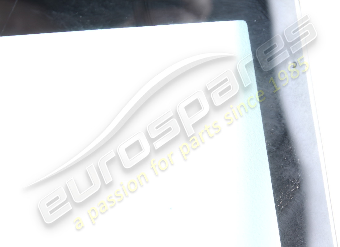 new ferrari rh rear quarter light. part number 2574201600 (2)