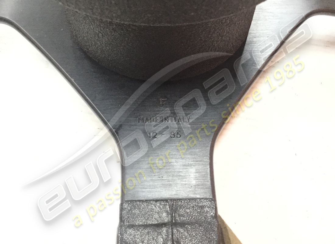 USED FERRARI STEERING WHEEL COMPLETE. PART NUMBER 136549 (4) used ferrari steering wheel complete. part number 136549 (4)
