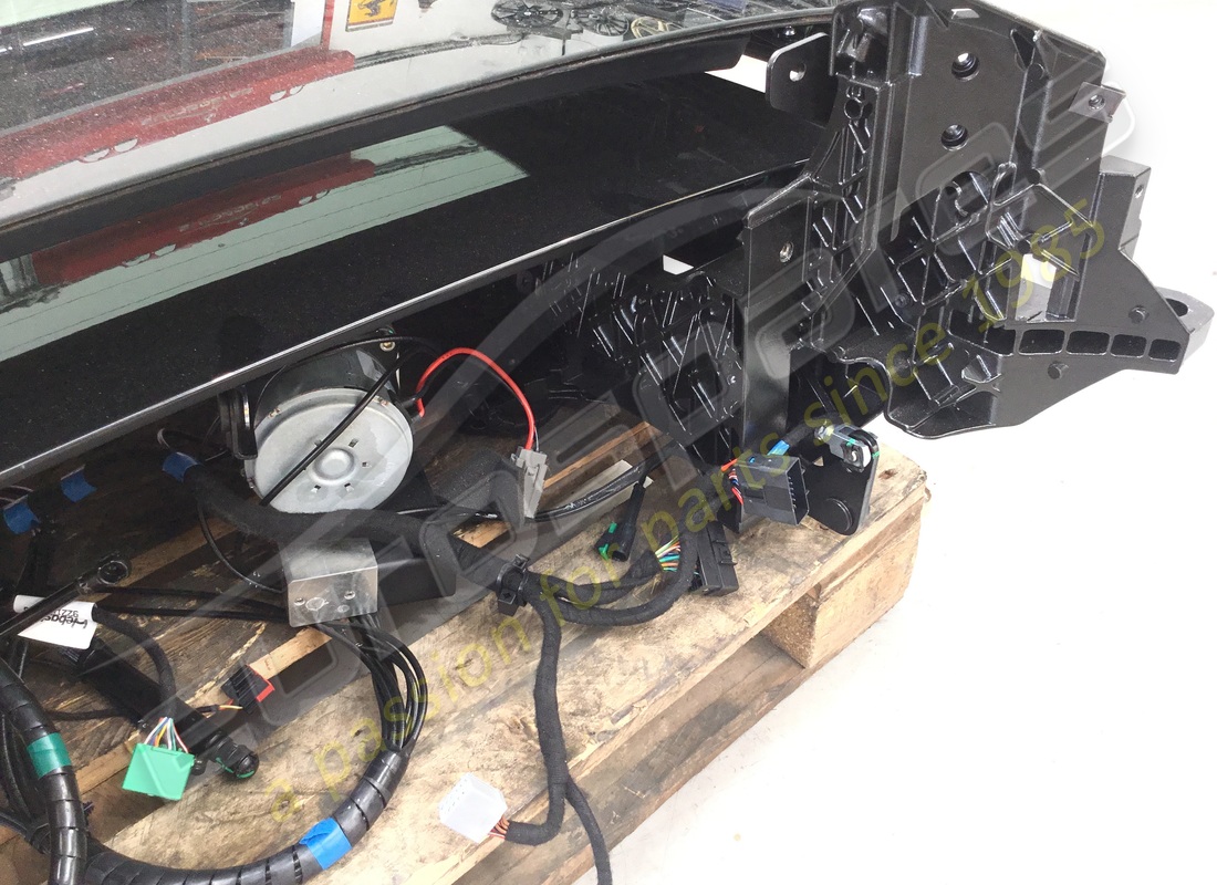 used ferrari roof assembly. part number 82956701 (3)