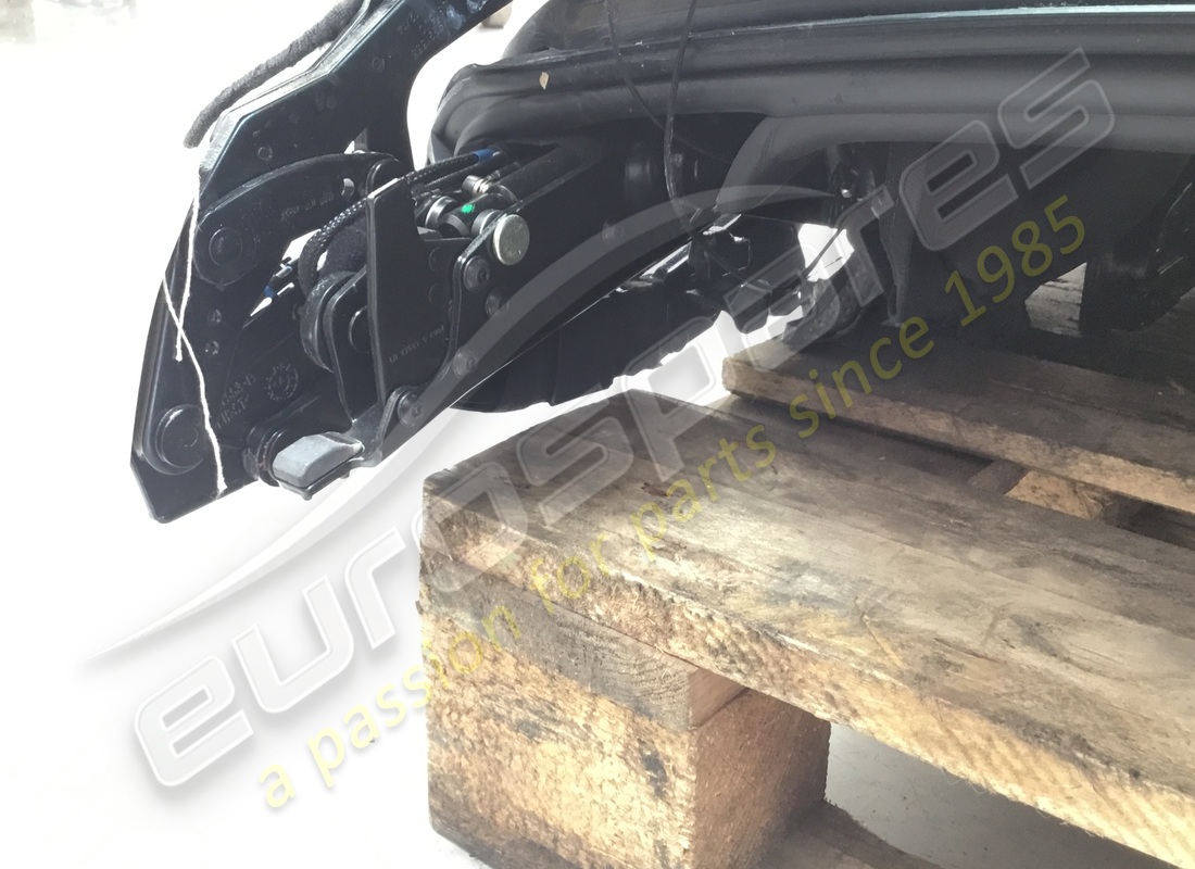 used ferrari roof assembly. part number 82956701 (5)