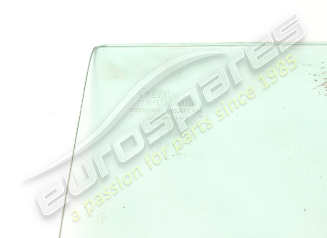 new ferrari rh rear quarter light assembly. part number 50015502 (2)