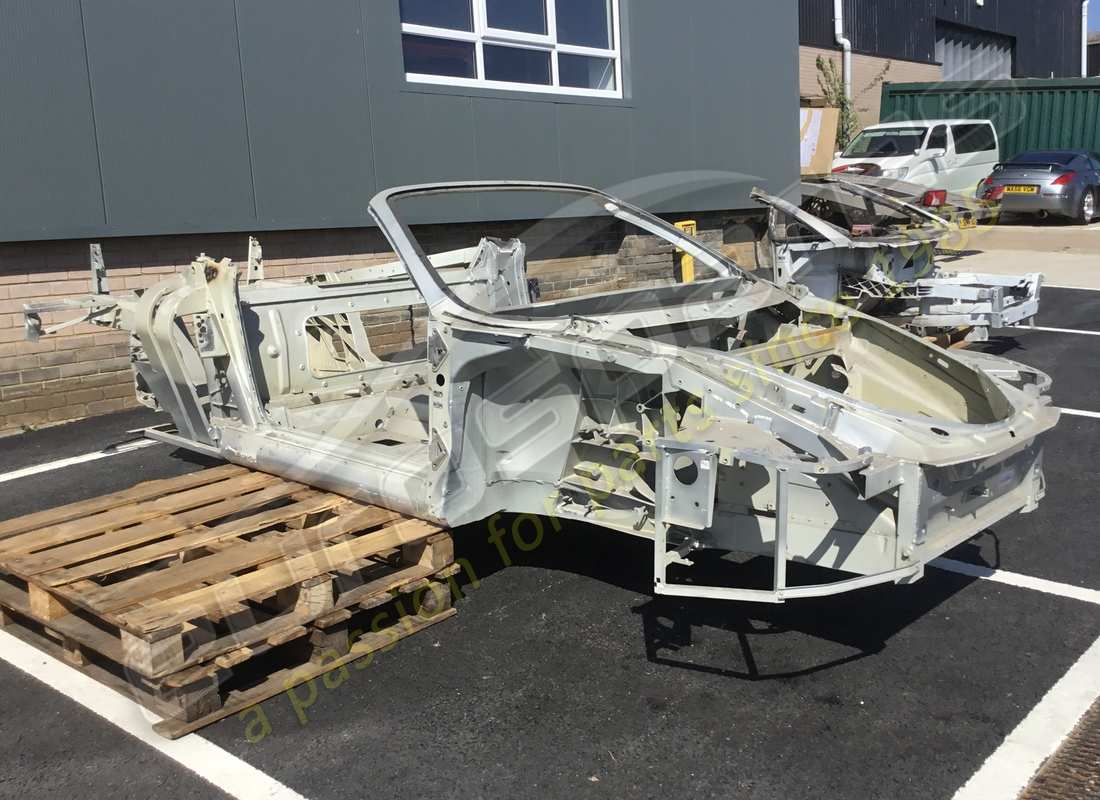 NEW FERRARI COMPLETE BODYWORK. PART NUMBER 360SHELL (1) new ferrari complete bodywork. part number 360shell (1)