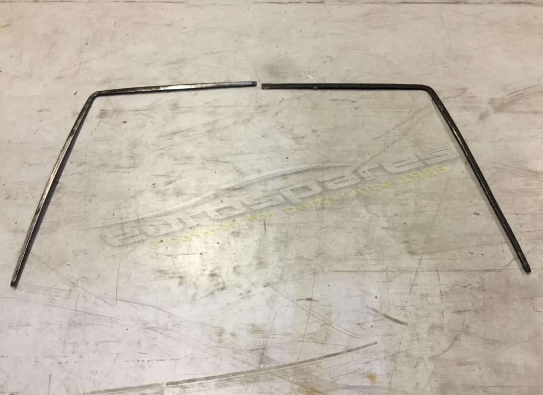 USED Ferrari FRONT SCREEN MOULDING SET . PART NUMBER 60998800 (1)
