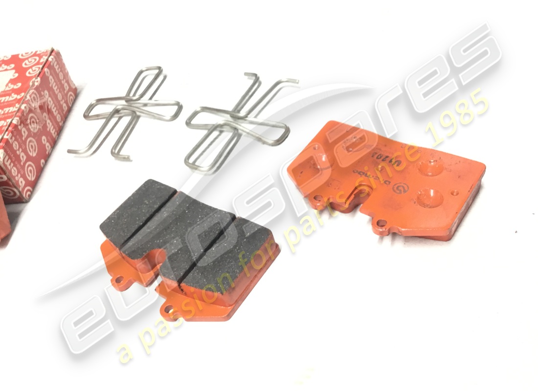 NEW FERRARI REAR PAD SET VALID FOR FIORANO. PART NUMBER 70000913 (2) new ferrari rear pad set valid for fiorano. part number 70000913 (2)