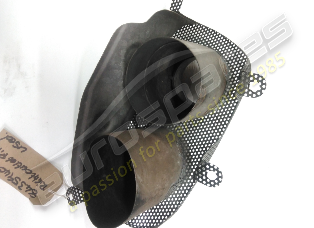 USED FERRARI GRILLE WITH RH TAILPIPES. PART NUMBER 84359400 (6) used ferrari grille with rh tailpipes. part number 84359400 (6)