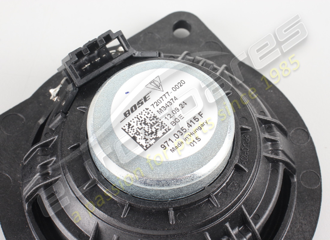 new porsche loudspeaker. part number 971035415f (3)