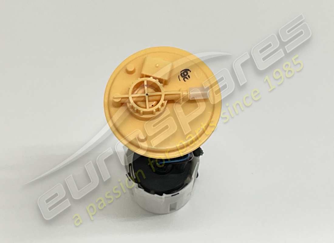 NEW BOSCH RH COMPLETE FUEL PUMP. PART NUMBER 239817 (3) new bosch rh complete fuel pump. part number 239817 (3)