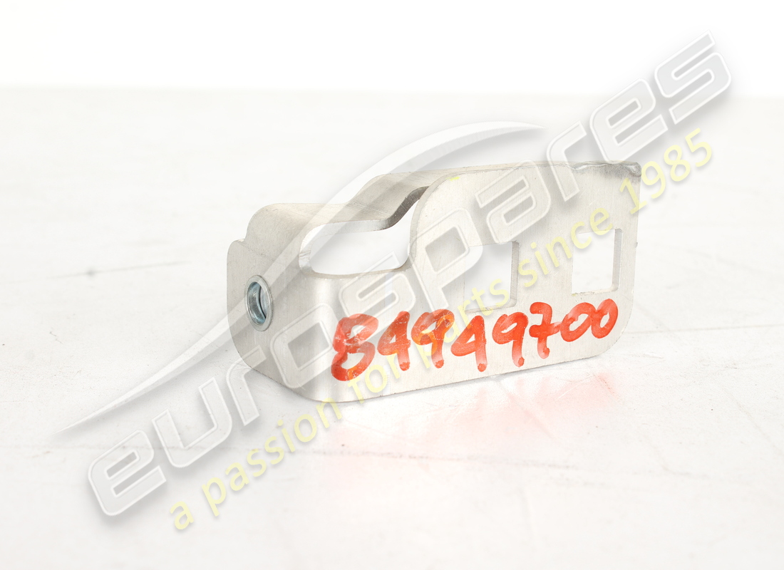 new ferrari inner lateral fastener brack. part number 84949700 (1)