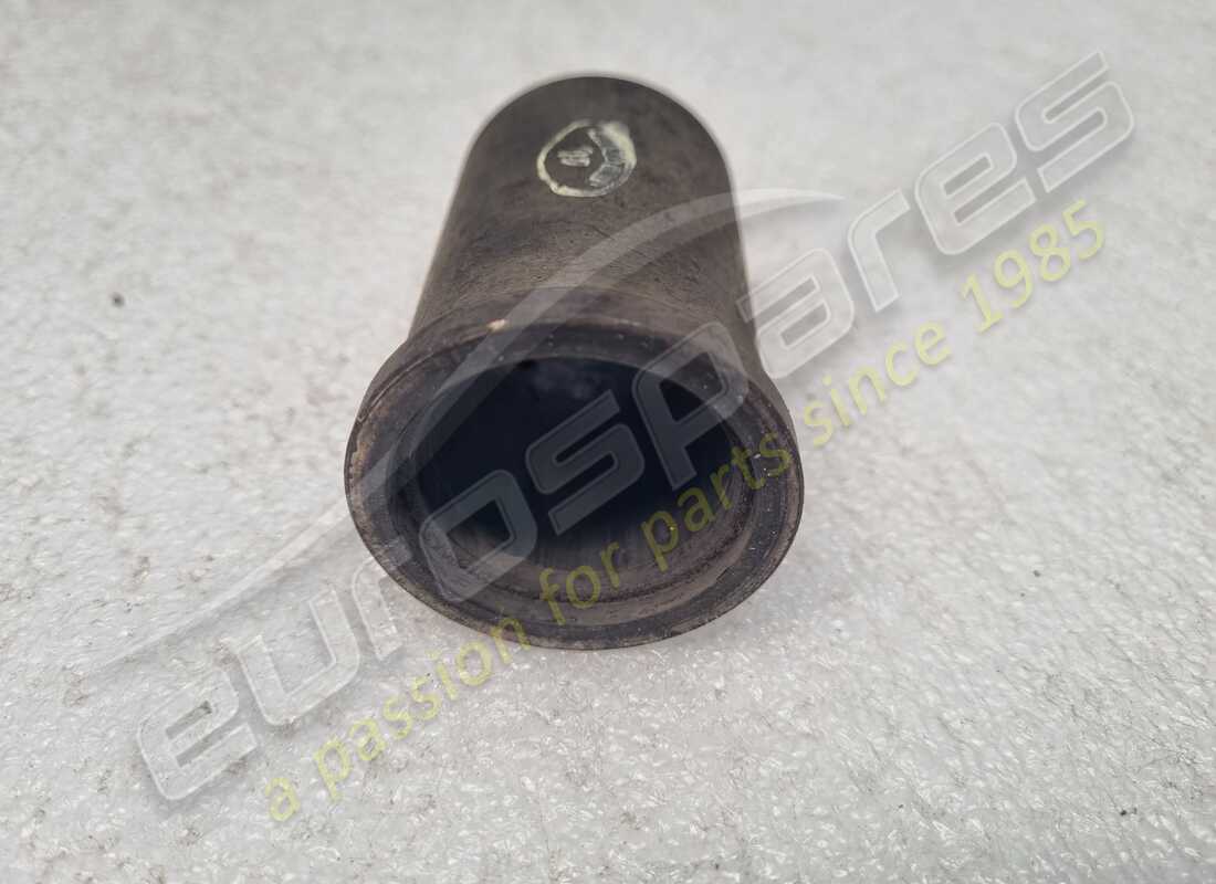 USED FERRARI SPACER. PART NUMBER 106129 (1) used ferrari spacer. part number 106129 (1)