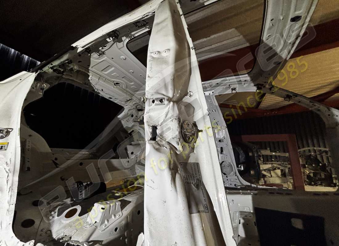 USED LAMBORGHINI COMPLETE BODYSHELL. PART NUMBER 4M0802123BODY (3) used lamborghini complete bodyshell. part number 4m0802123body (3)