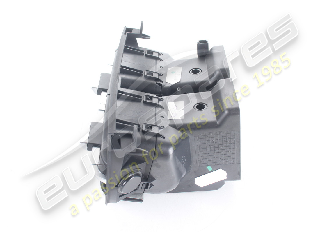 new maserati rear air vent. part number 670150960 (3)