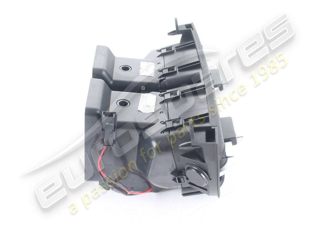 new maserati rear air vent. part number 670150960 (5)