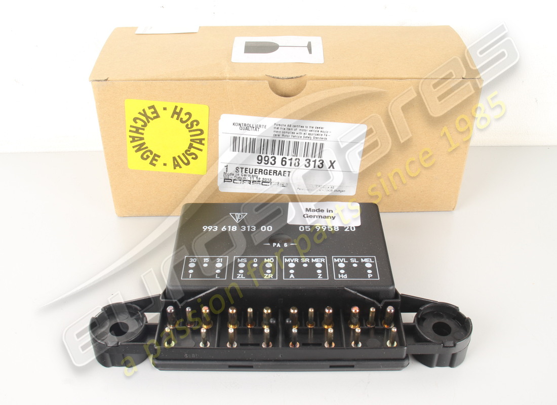 NEW PORSCHE CONTROL UNIT. PART NUMBER 993618313X (4) new porsche control unit. part number 993618313x (4)