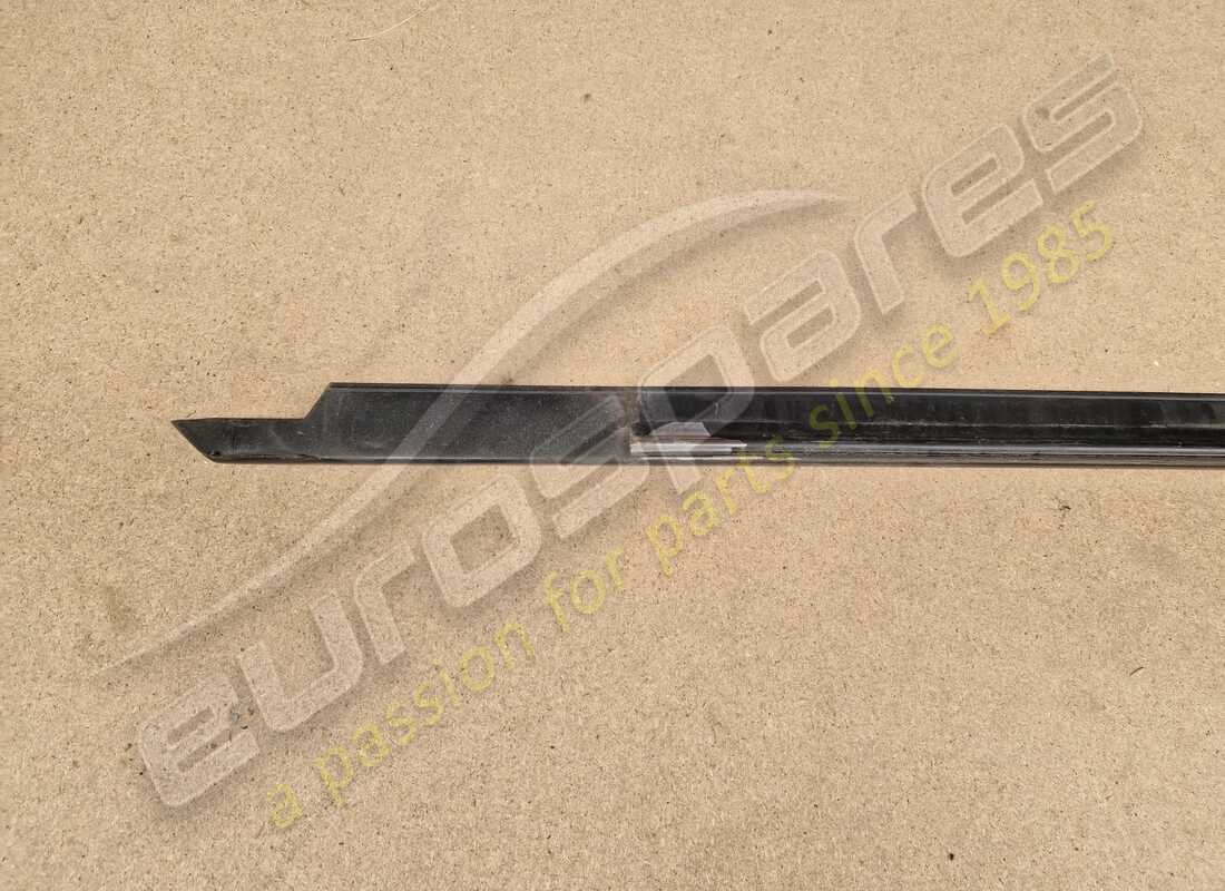 USED FERRARI LH DOOR MOULDING. PART NUMBER 61220000 (7) used ferrari lh door moulding. part number 61220000 (7)